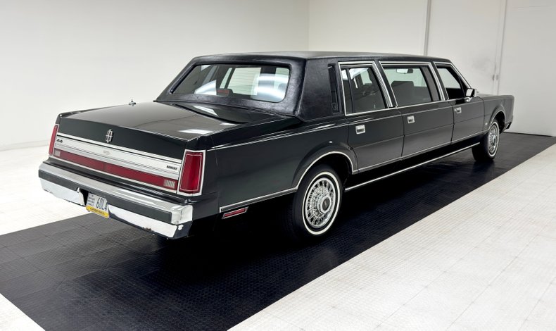 Lincoln-Town-car-1988-Black-Blue-16