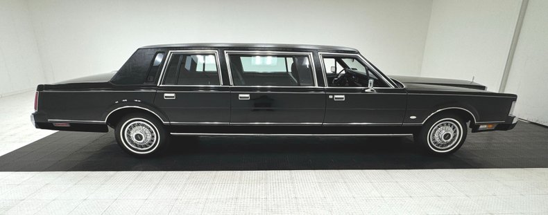 Lincoln-Town-car-1988-Black-Blue-17