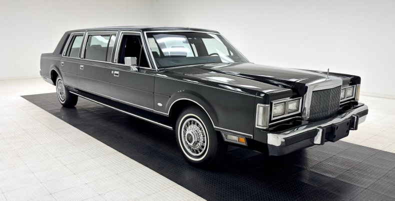 Lincoln-Town-car-1988-Black-Blue-18