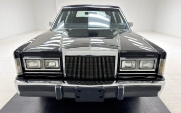 Lincoln-Town-car-1988-Black-Blue-19