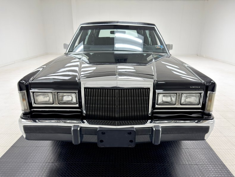 Lincoln-Town-car-1988-Black-Blue-19