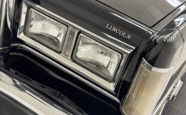 Lincoln-Town-car-1988-Black-Blue-21
