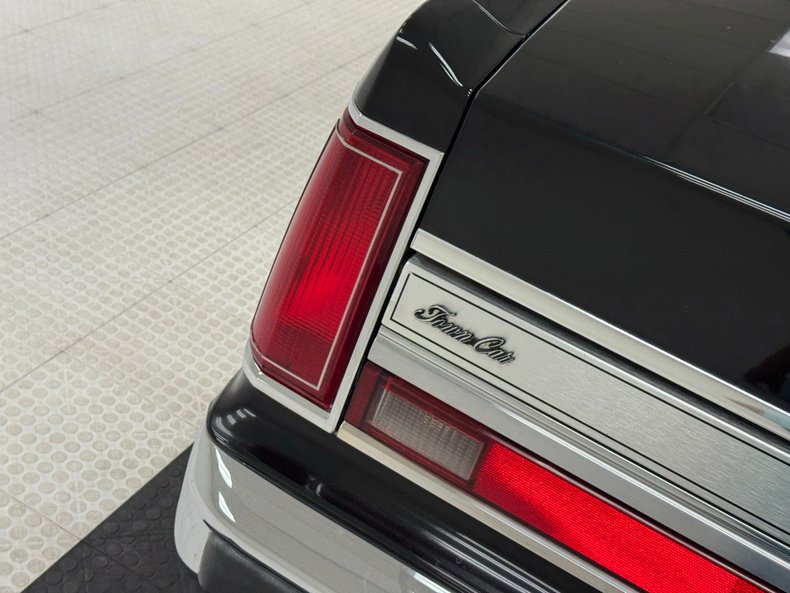 Lincoln-Town-car-1988-Black-Blue-28