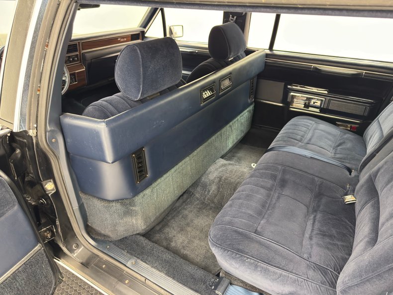 Lincoln-Town-car-1988-Black-Blue-7