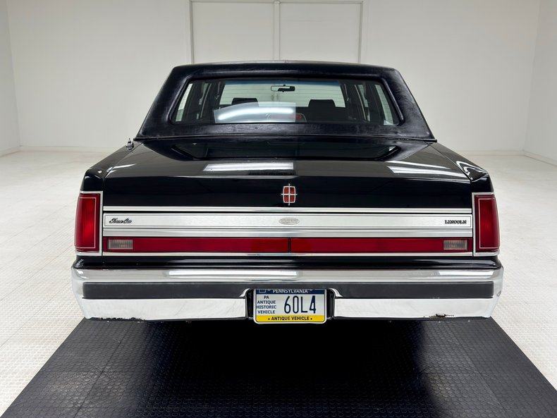 Lincoln-Town-car-1988-Black-Blue-9