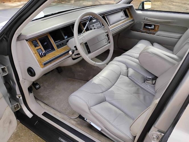 Lincoln-Town-car-1991-Silver-11