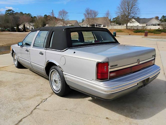 Lincoln-Town-car-1991-Silver-14