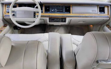 Lincoln-Town-car-1991-Silver-21