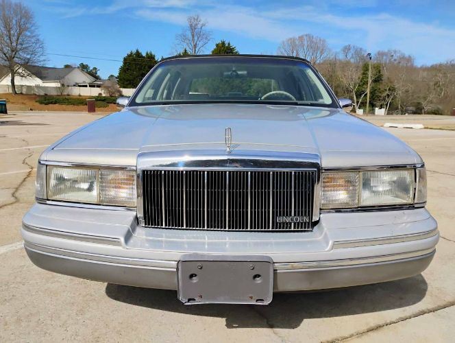 Lincoln-Town-car-1991-Silver-5