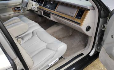 Lincoln-Town-car-1991-Silver-9