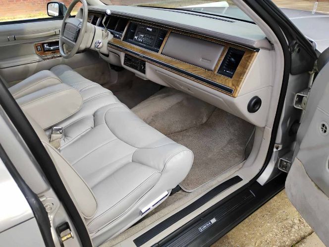 Lincoln-Town-car-1991-Silver-9