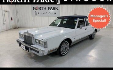 Lincoln-Town-car-signature-1987-white