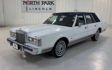 Lincoln-Town-car-signature-1987-white-4