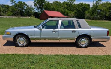 Lincoln-Town-car-signature-1995-silver-7