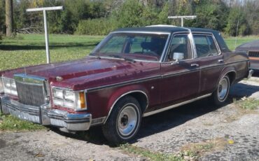 Lincoln-Versailles-1979-Burgundy-Red-1