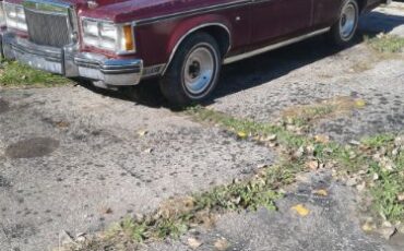 Lincoln-Versailles-1979-Burgundy-Red-2