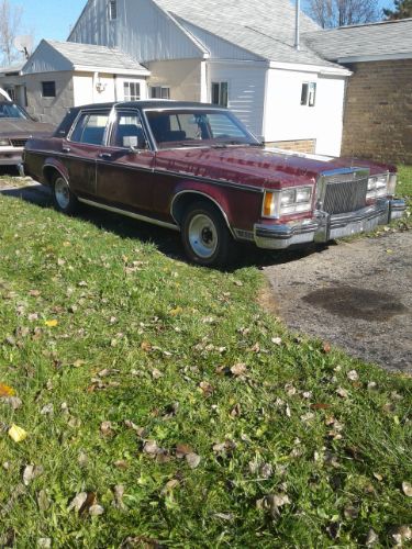 Lincoln-Versailles-1979-Burgundy-Red-3