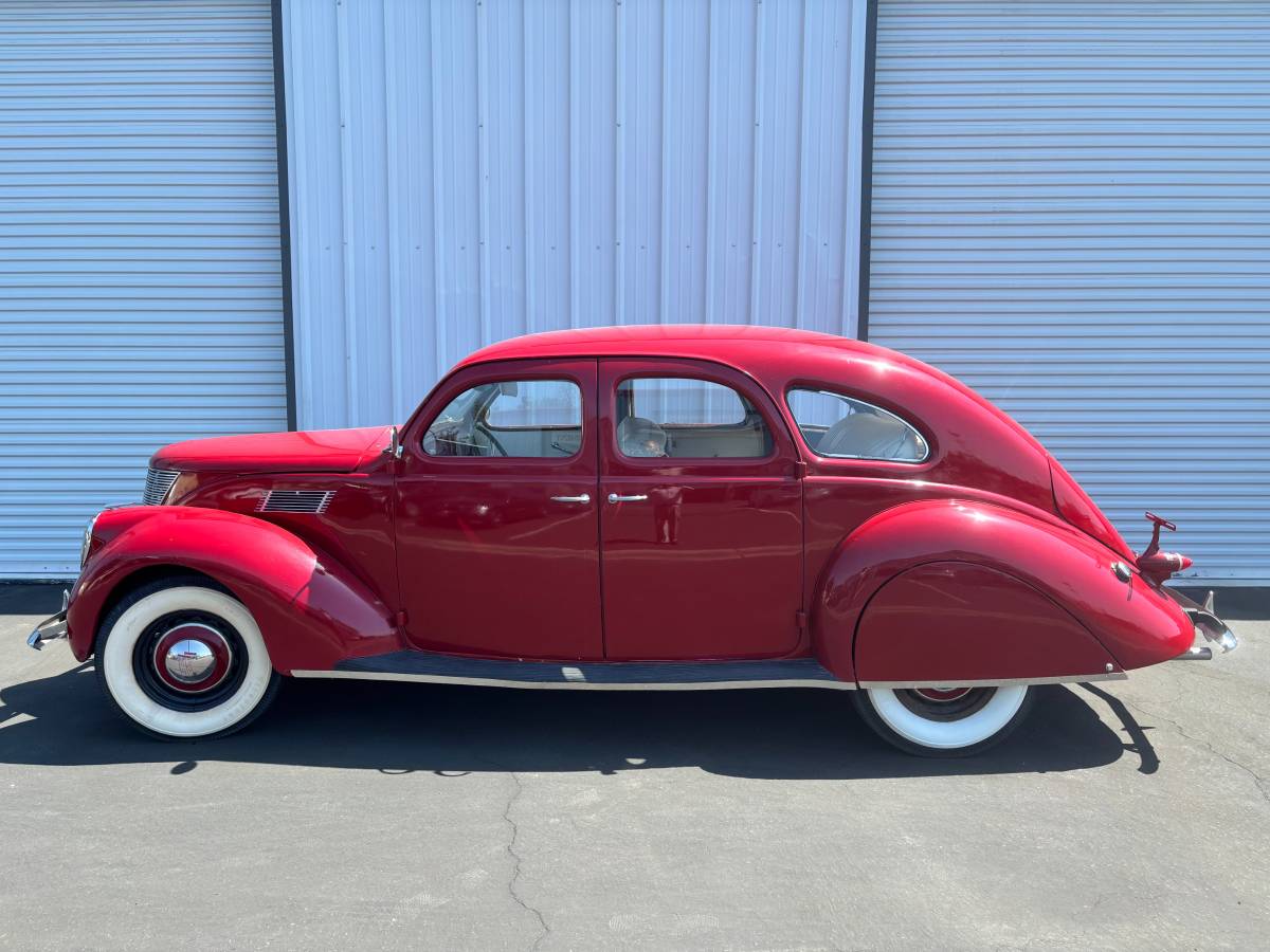 Lincoln-Zephyr-1937-red-1