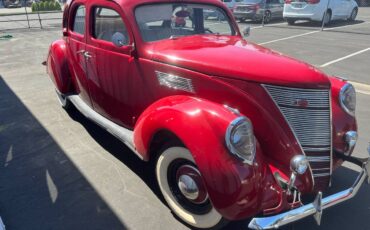 Lincoln-Zephyr-1937-red-2