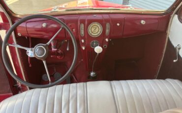 Lincoln-Zephyr-1937-red-5