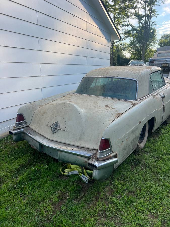 Lincoln-continental-1956-7