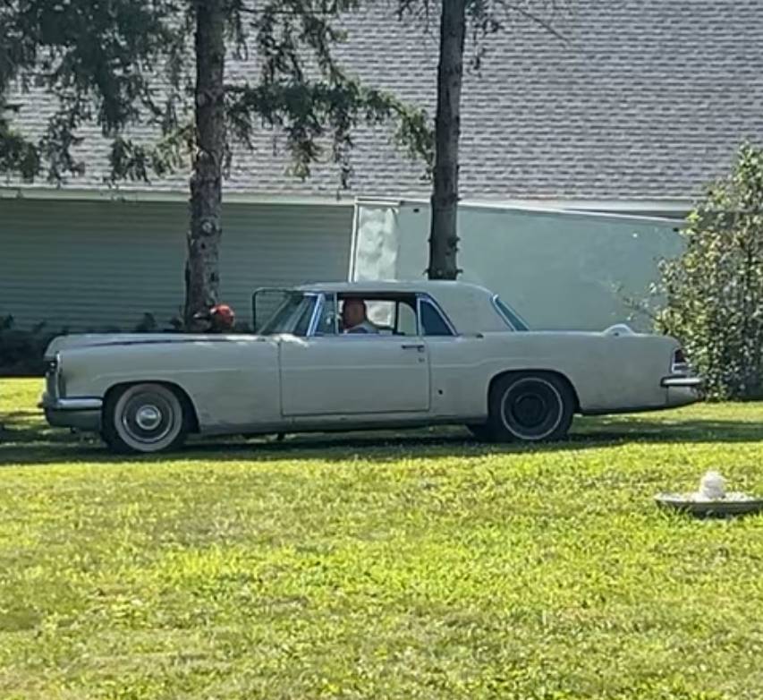 Lincoln-continental-1956
