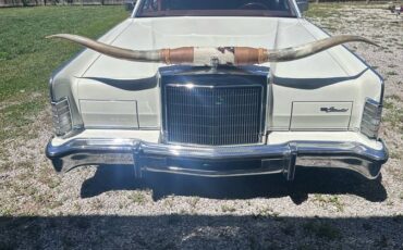 Lincoln-continental-1976-white-1