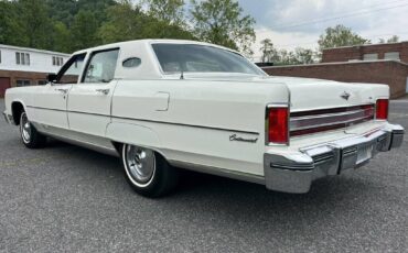Lincoln-continental-1976-white-10