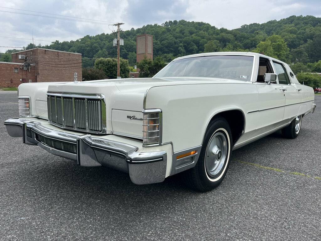 Lincoln-continental-1976-white-13