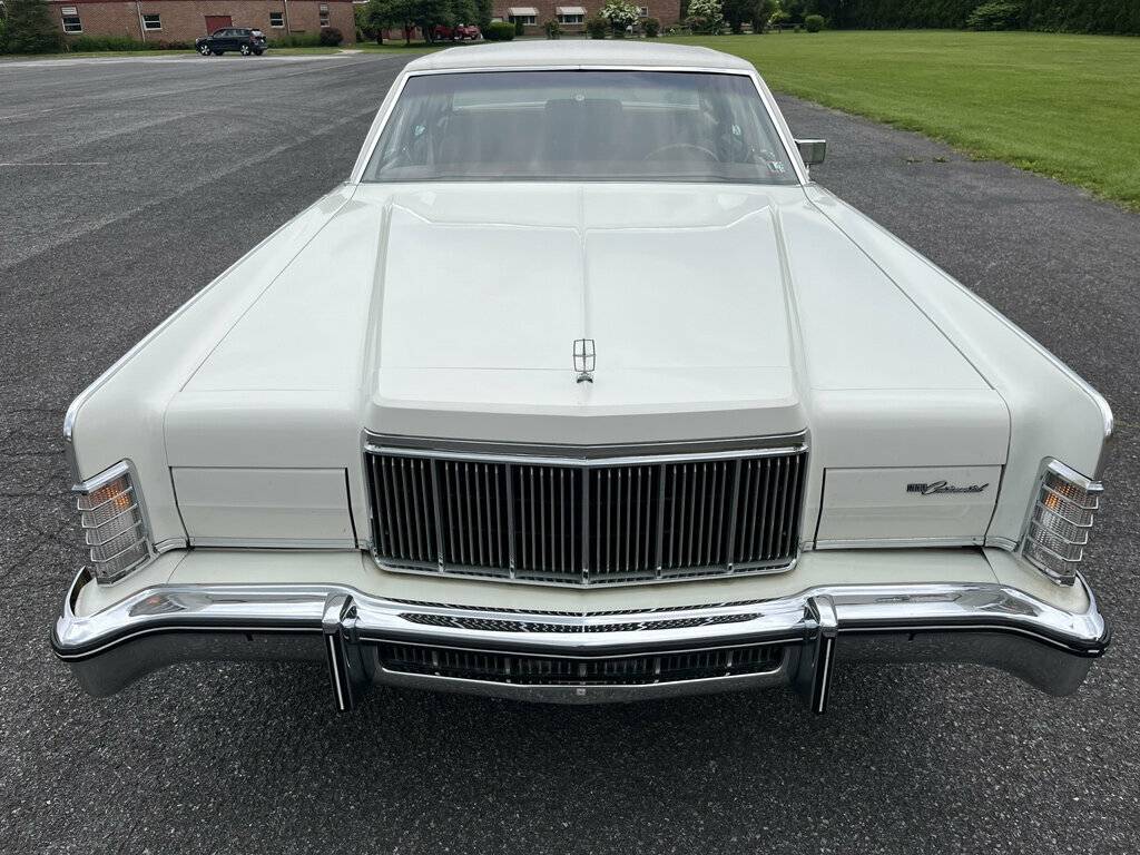 Lincoln-continental-1976-white-14