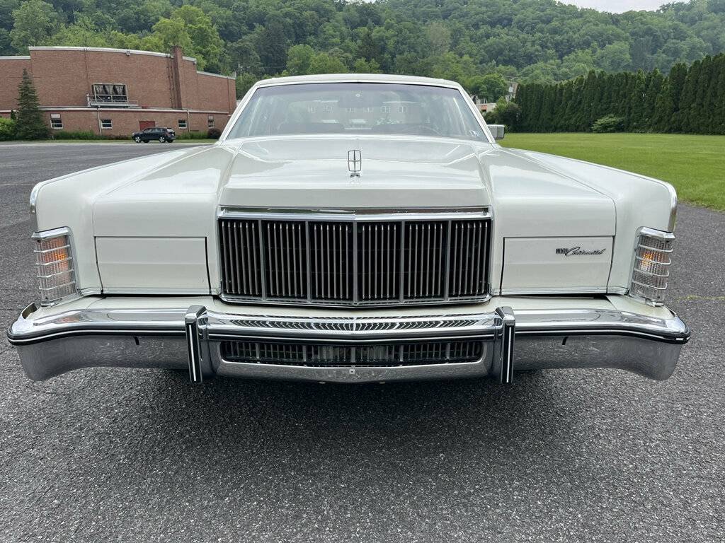 Lincoln-continental-1976-white-15