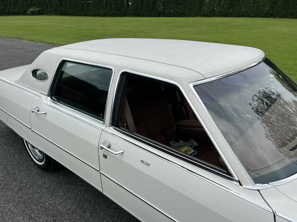 Lincoln-continental-1976-white-18