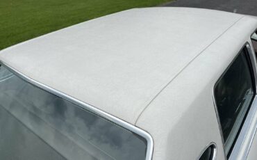 Lincoln-continental-1976-white-20