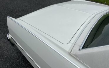 Lincoln-continental-1976-white-21