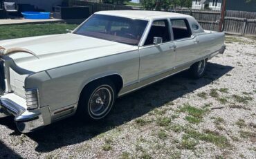Lincoln-continental-1976-white