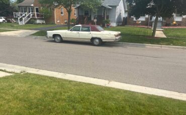 Lincoln-continental-1976-white-5