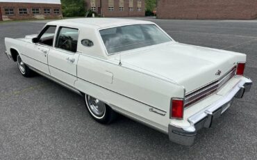 Lincoln-continental-1976-white-9