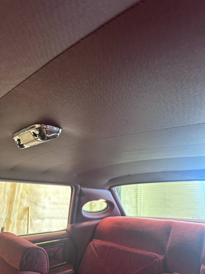 Lincoln-continental-1976-white-9