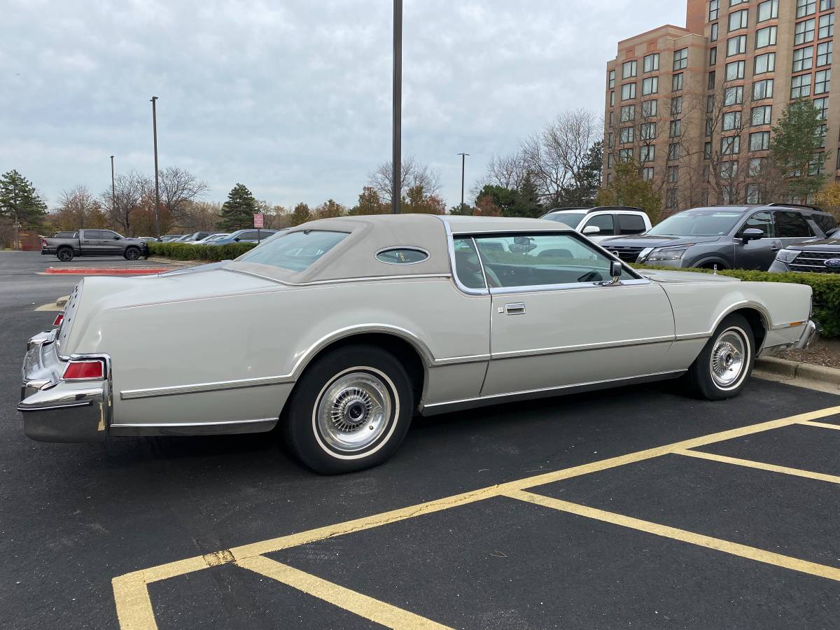 Lincoln-iv-1976