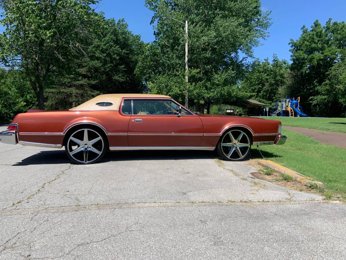 Lincoln-mark-four-1975-custom-10