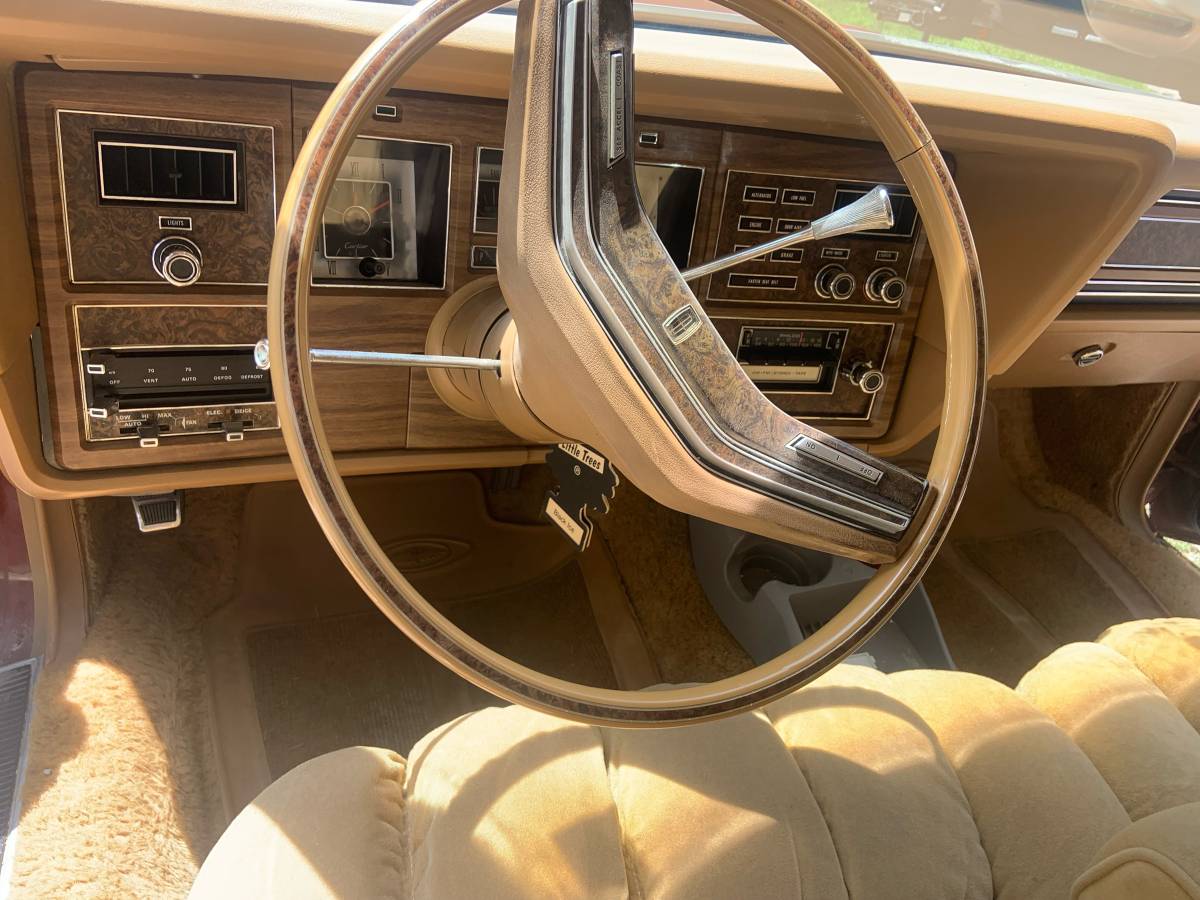Lincoln-mark-four-1975-custom-3
