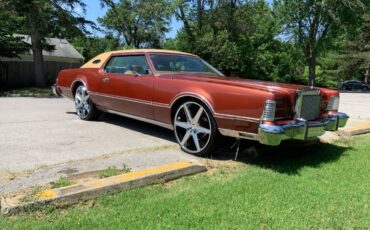 Lincoln-mark-four-1975-custom-9