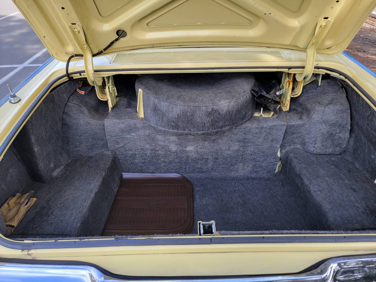 Lincoln-mark-iii-1971-4