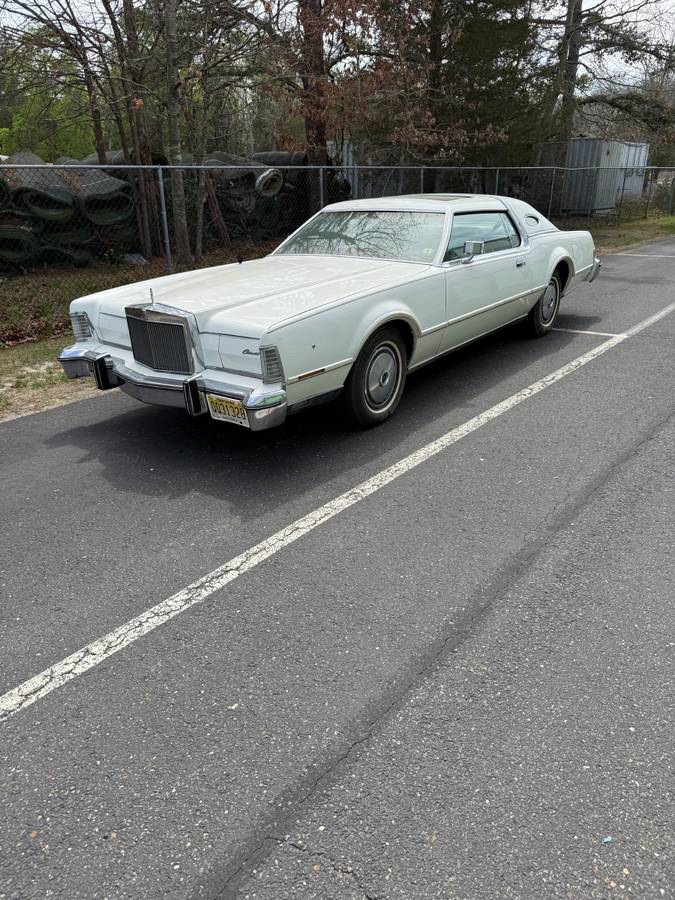 Lincoln-mark-iv-1976-white-2