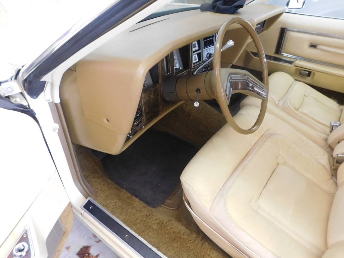 Lincoln-mark-v-1978-8