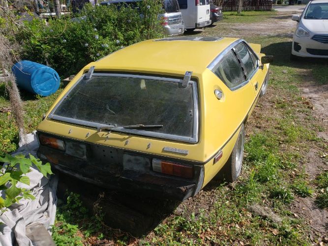 Lotus-Elite-1976-Yellow-Leather-1