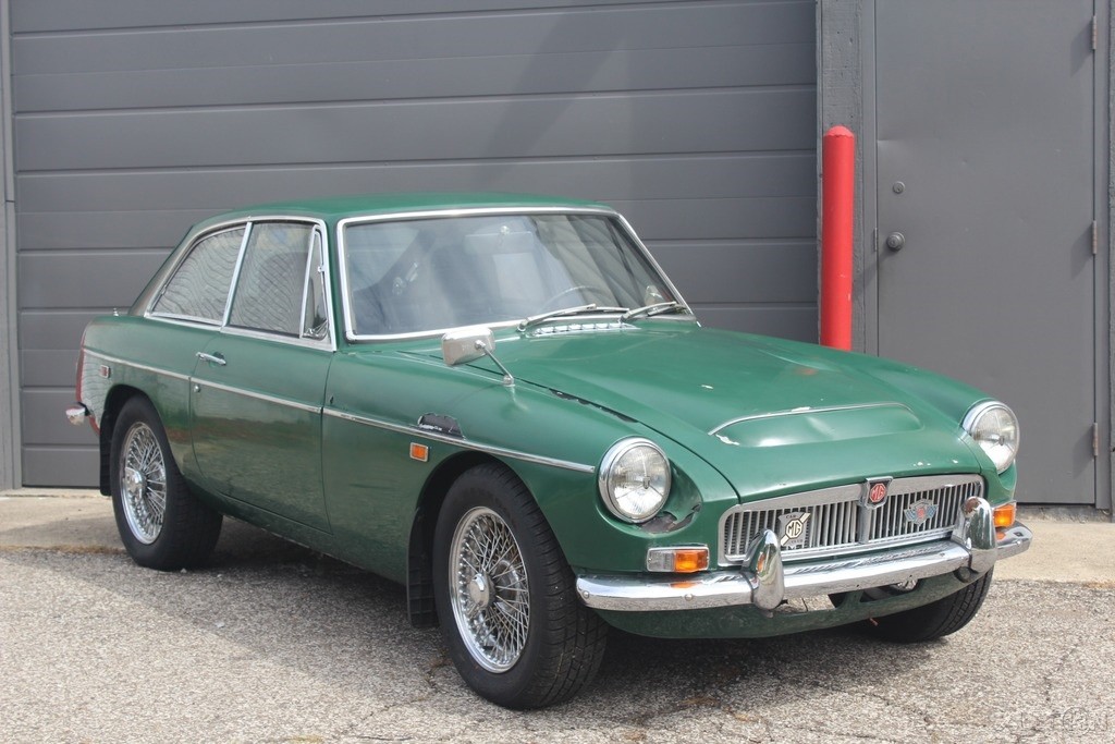 MG-CGT-1969-Coupe-1