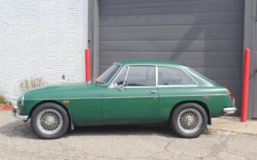 MG-CGT-1969-Coupe-10