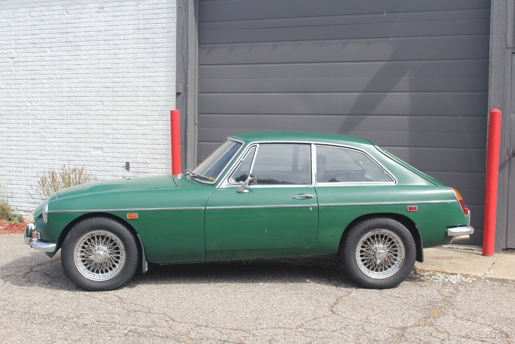 MG-CGT-1969-Coupe-10
