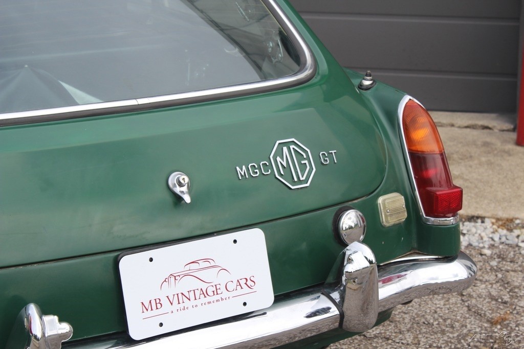 MG-CGT-1969-Coupe-12